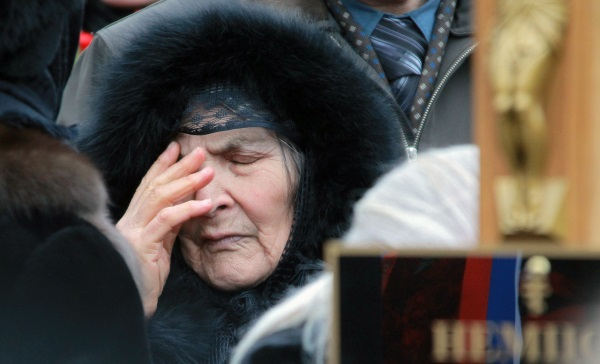 Мать Бориса Немцова Дина Эйдман на похоронах политика