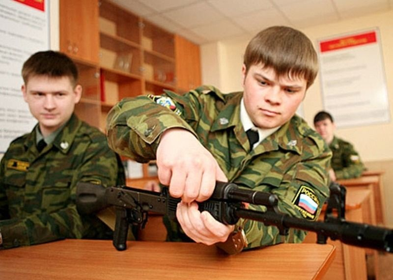 Нужно ли вернуть в школы НВП (начальную военную подготовку)? | Кино | ОТР - Общественное Телевидение России