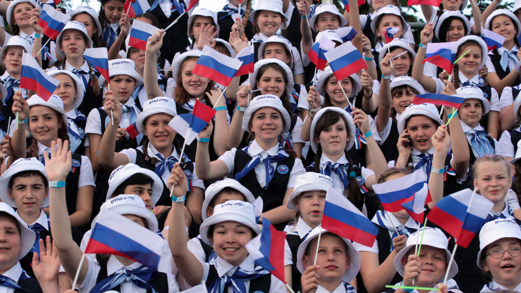 Нужны ли современным школьникам уроки политической информации? | Программы | ОТР - Общественное Телевидение России