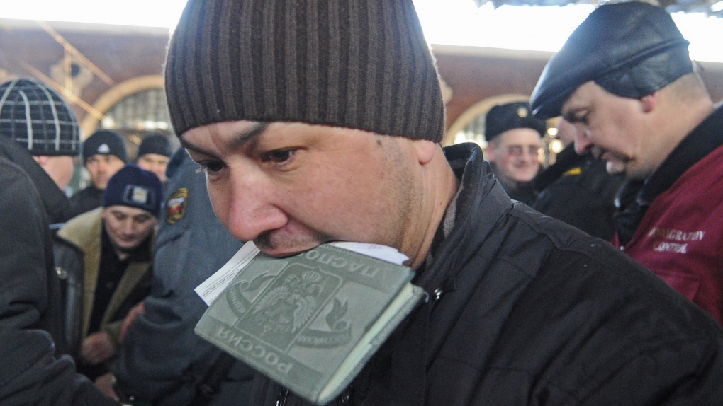 Отток мигрантов, потребительская активность, овербукинг авиабилетов,