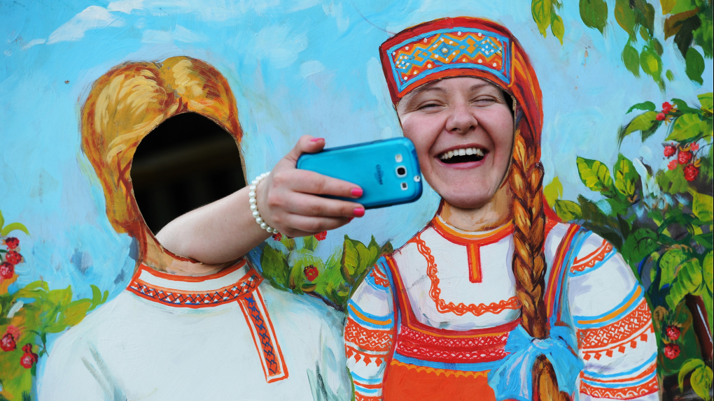 Импортозамещение и безработица, гражданское общество и экопроблемы агломераций, селфи-зависимость и авторское холодное оружие | Программы | ОТР - Общественное Телевидение России Инструктаж МВД РФ по безопасному селфи в Рязани