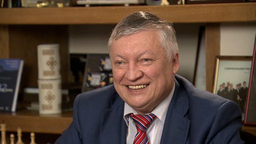Анатолий Карпов: Это счастье, что в шахматах нет проблемы отцов и детей. В игре соревнуются малыши с ветеранами | Программы | ОТР - Общественное Телевидение России