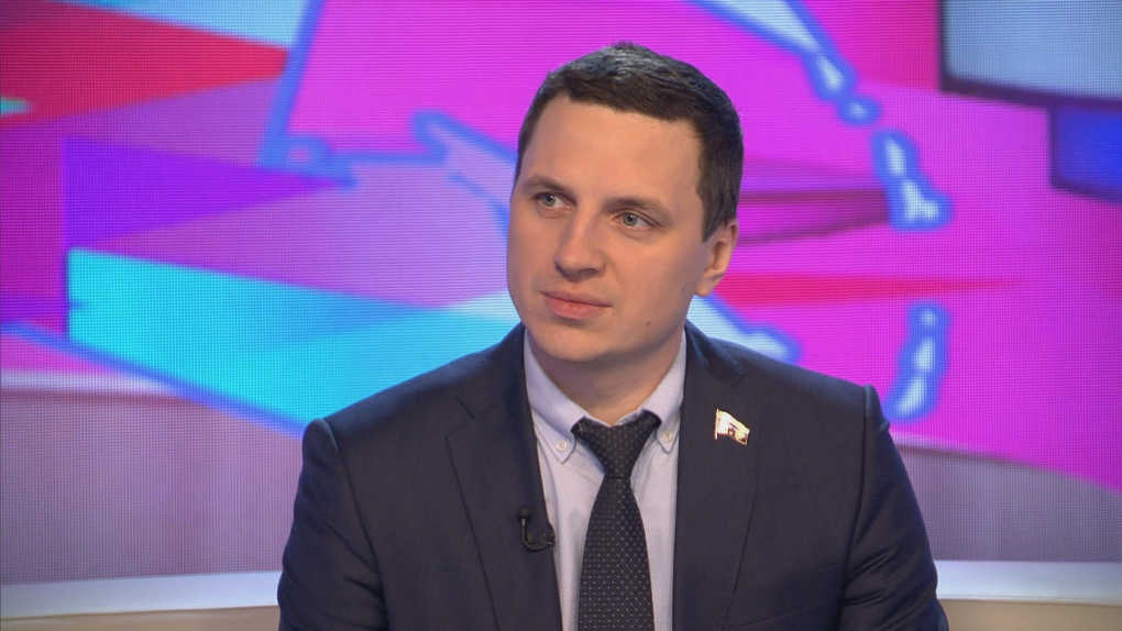 Александр Васильев: Очень важно усилить контроль за каждой копейкой, которую мы тратим на дороги | Программы | ОТР - Общественное Телевидение России