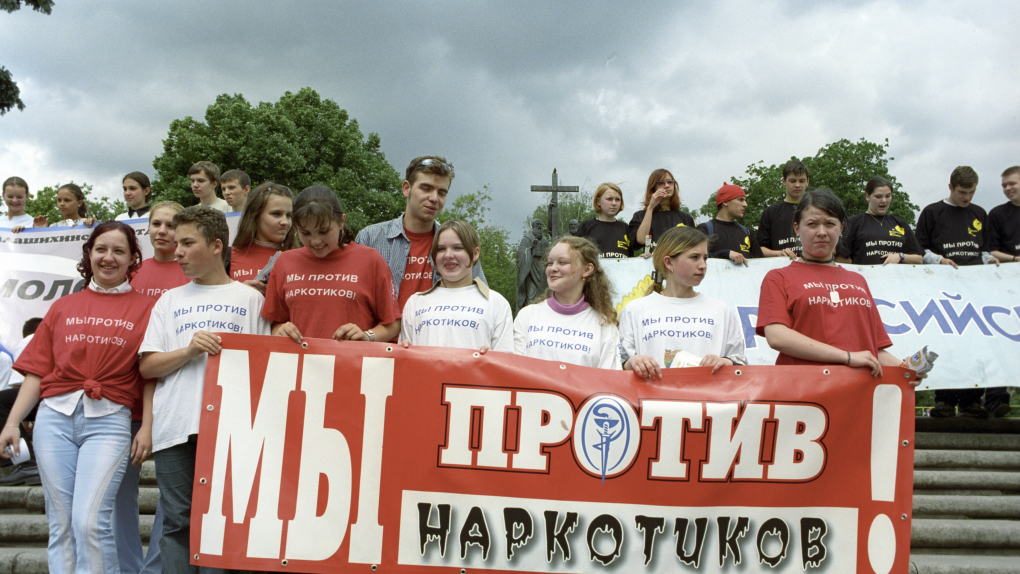 Борьба с наркоманией, качество питьевой воды, социальные услуги, организованная перевозка детей, выступление сборной России на Кубке конфедераций | Программы | ОТР - Общественное Телевидение России