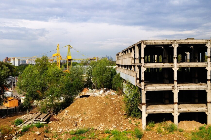 Недострой: угроза для детей. Платные услуги в госклиниках. Акция
