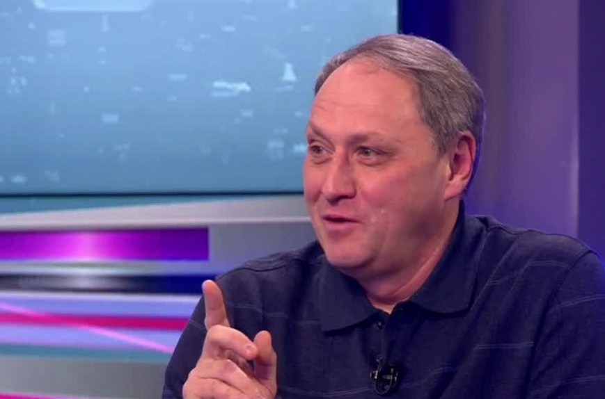 Владимир Рабинков: Нет прямой связи между возрастом автобуса и его безопасностью. Опасно, что перевозчики уже четыре года боятся вкладывать деньги в капремонт | Программы | ОТР - Общественное Телевидение России