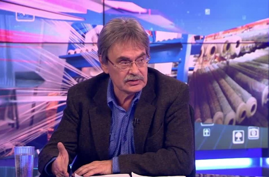 Сергей Лесков: Вся наша легкая промышленность выпускает в год 1 пару брюк на 25 мужчин и 1 юбку на 27 женщин | Кино | ОТР - Общественное Телевидение России