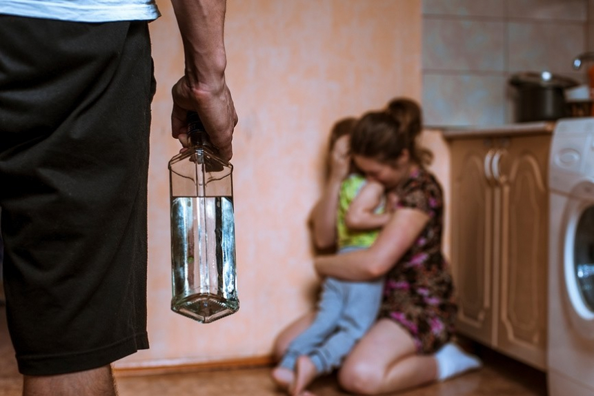 Насилие в семье. Права многодетных. Нагрузка учителей. Популяризация науки. Производство вина.