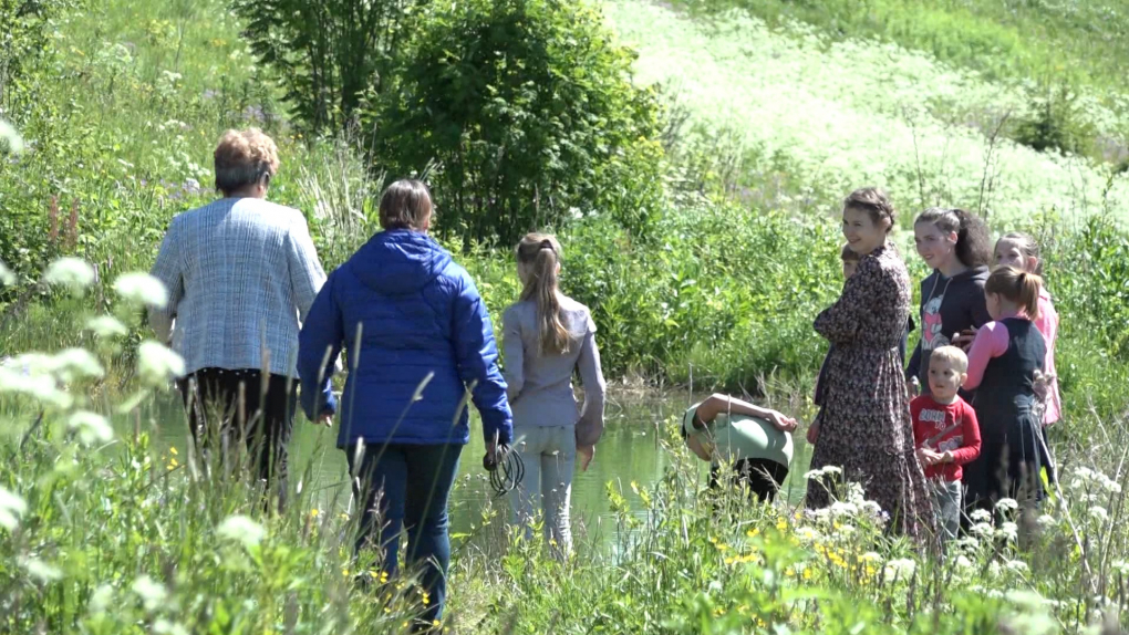 Развитие культуры в малых городах России. Семья парапланеристов из Кабардино-Балкарии. Как молодая мама возрождает вологодское село | Программы | ОТР - Общественное Телевидение России