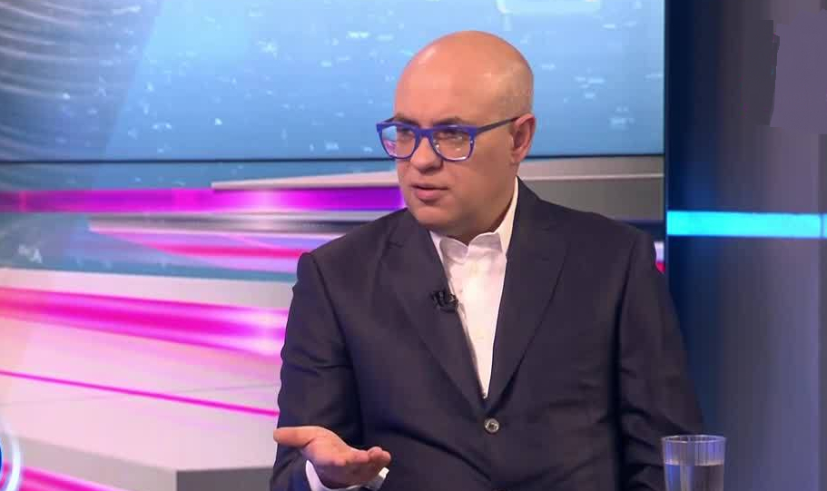 Эдуард Савуляк: Налоговая служба у нас пока не настолько мощная, чтобы опять взяться за контроль расходов. Но к этому все идет | Программы | ОТР - Общественное Телевидение России