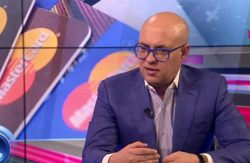 Эдуард Савуляк: Если вашу банковскую карту то и дело блокируют, обращайтесь в приемную ЦБ | Программы | ОТР - Общественное Телевидение России