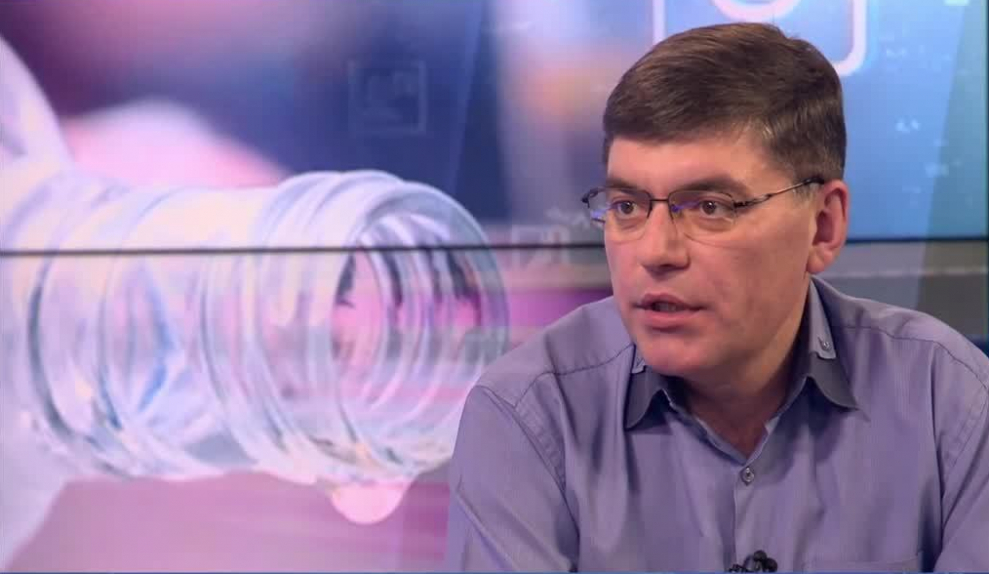 Даниил Петров: Кодирование приводит к успеху только как последний этап долгой психотерапевтической работы | Программы | ОТР - Общественное Телевидение России