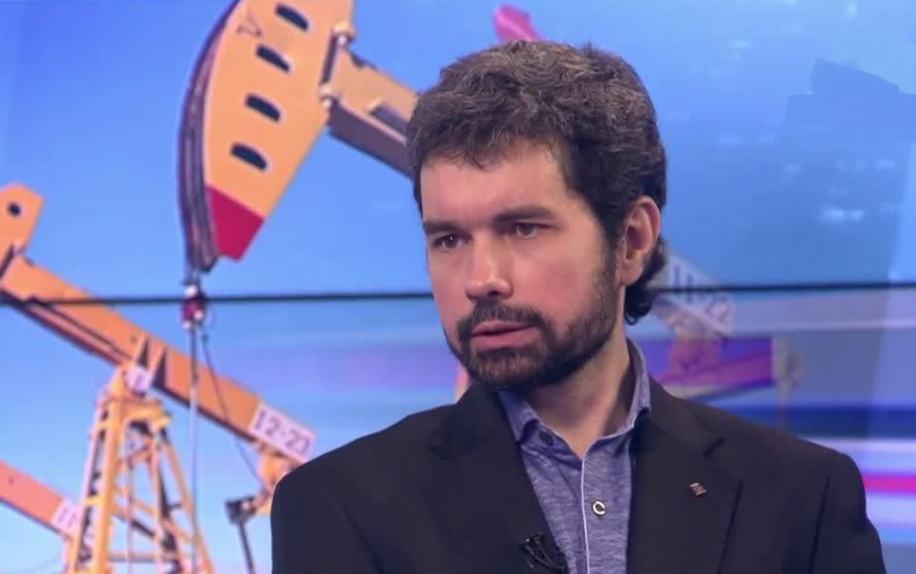Александр Пасечник: Каждый доллар в цене барреля - это плюс миллиард в бюджете. Но и увеличение привлекательности экспорта нефти | Программы | ОТР - Общественное Телевидение России