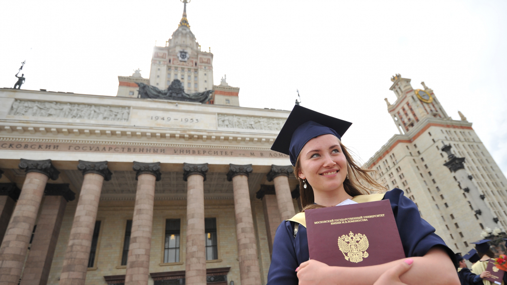 Выпускники вузов в поисках работы. Налоговые вычеты. Госпрограмма развития сельских территорий. Вася Ложкин: художник и деньги | Программы | ОТР - Общественное Телевидение России