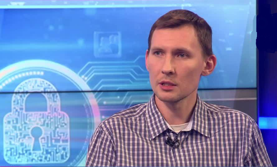 Владимир Ульянов: На гаджетах, которые вы носите с собой - смотрите погоду, для интернет-банкинга используйте компьютер | Программы | ОТР - Общественное Телевидение России