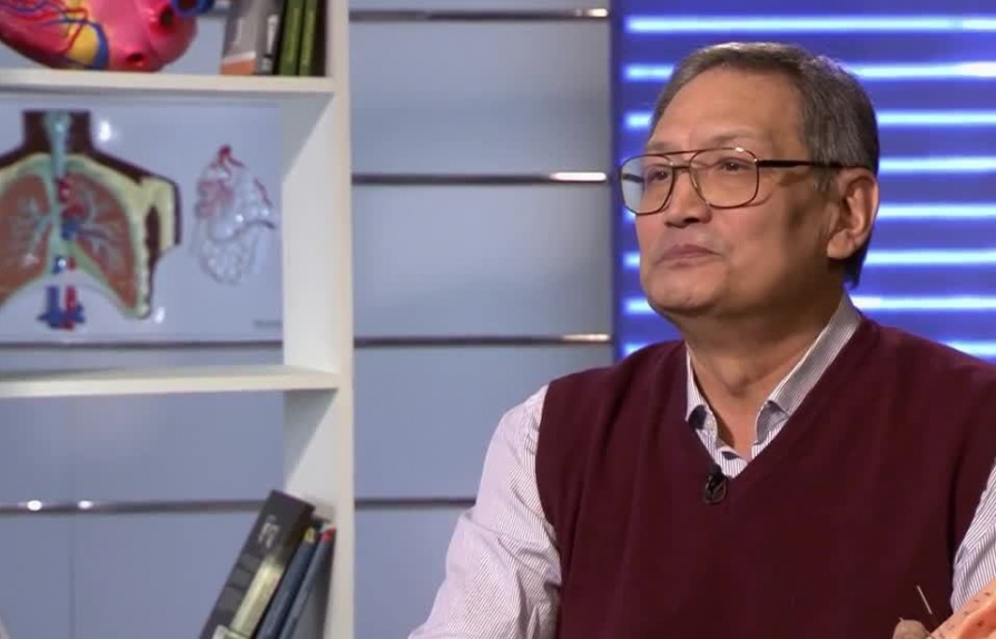 Валерий Ли-Юн: Один из моих методов – маленькие палочки из черемухи. Когда вы их жуете, выделяемый сок отбивает желание закурить | Программы | ОТР - Общественное Телевидение России
