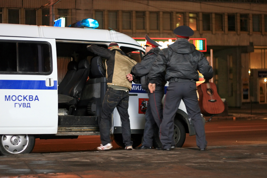 Полиция северо западного. Машины ГУВД Москвы. Нарушитель общественного порядка.