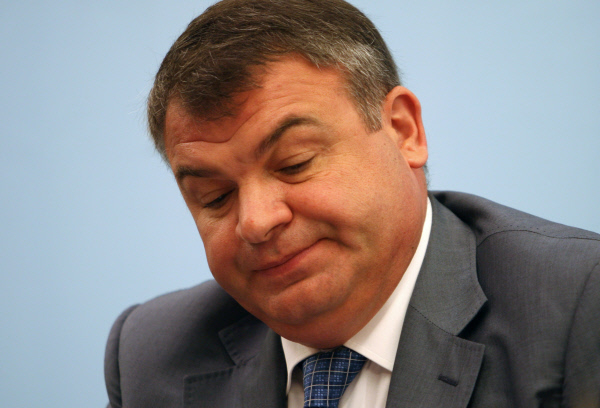 Прокурор: Сердюков не знал о хищениях в