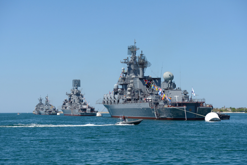 Российский флот отработал в Черном море ракетный удар по кораблям условного противника | Новости | ОТР