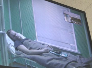 Суд освободил из колонии парализованного Владимира Топехина | Новости | ОТР - Общественное Телевидение России