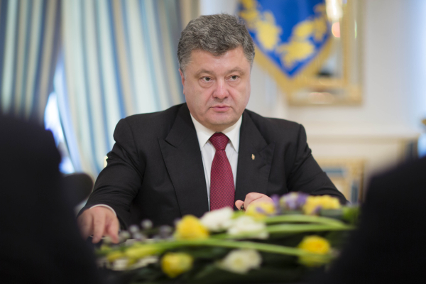 Порошенко попросил внести