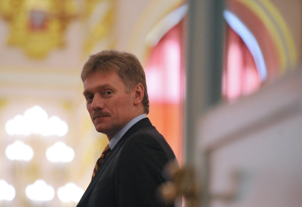 Песков: Информацию о похоронах десантников необходимо проверить | Новости | ОТР Дмитрий Песков