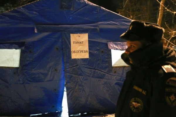 На трассе Хабаровск – Комсомольск-на-Амуре спасатели развернули пункт обогрева | Новости | ОТР