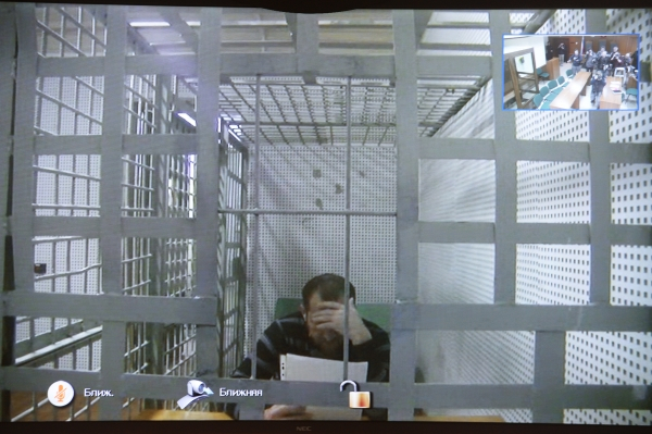 Мосгорсуд отменил арест двух обвиняемых по делу об убийстве Бориса Немцова | Новости | ОТР Хамзат Бахаев во время заседания Мосгорсуда