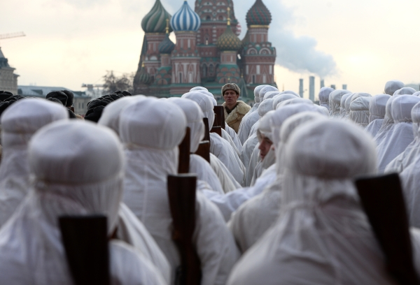 На Красной площади в Москве прошел марш, посвященный параду 1941-го года | Новости | ОТР