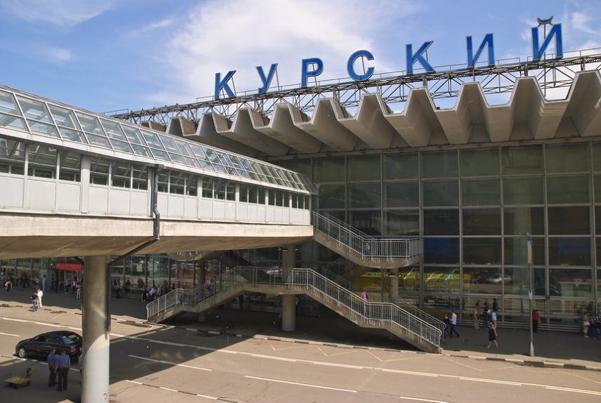 В Москве спасатели эвакуировали почти 500 человек из здания Курского вокзала | Новости | ОТР