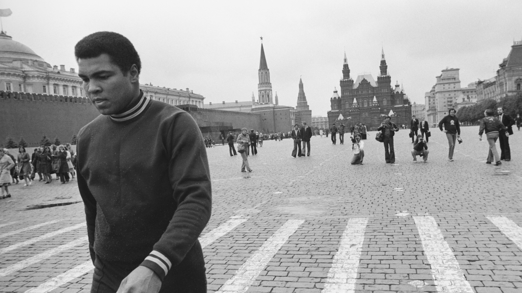 На 75 году жизни скончался Мохаммед Али | Новости | ОТР