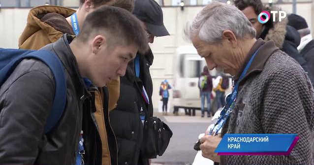 Спортсменам - медали, фалеристам - значки. На Играх в Сочи собрались профессиональные коллекционеры значков | Новости | ОТР