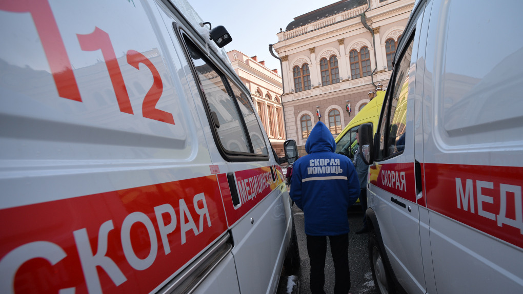 Водитель иномарки не пропустивший детскую скорую помощь задержан | Новости | ОТР
