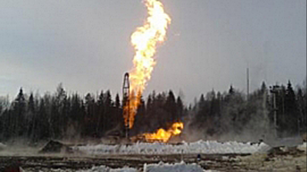 В Республике Коми пожарные вторые сутки тушат нефтяную скважину | Новости | ОТР