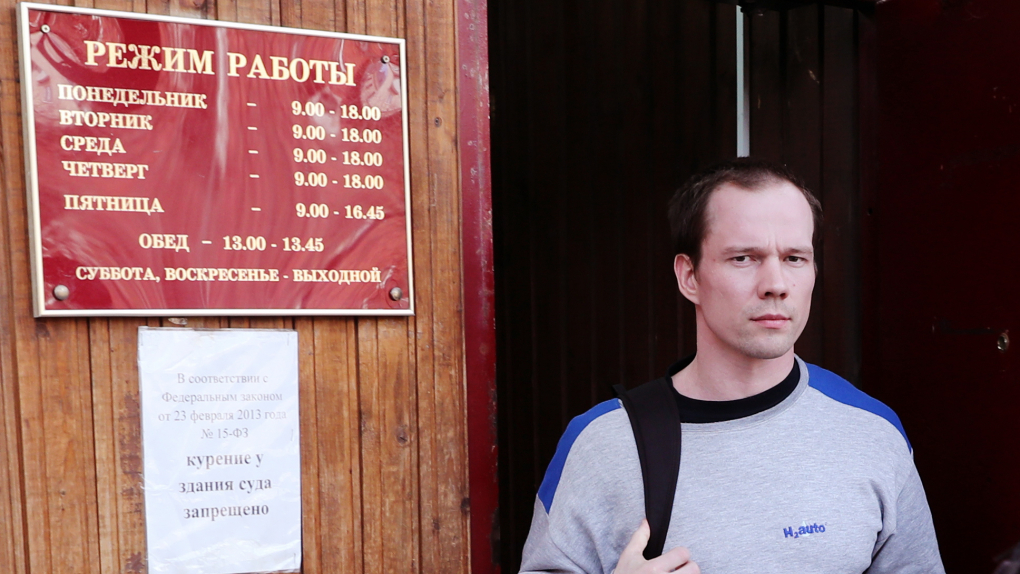 Суд оштрафовал Ильдара Дадина на 20 тысяч рублей за акцию на Красной площади | Новости | ОТР