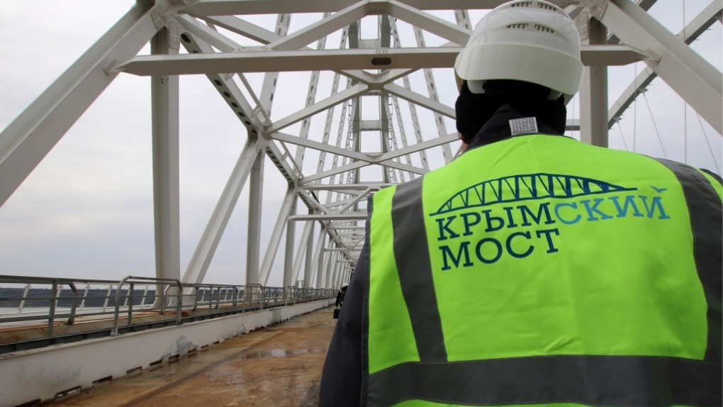 На Крымском мосту началась установка системы очистки сточных вод | Новости | ОТР