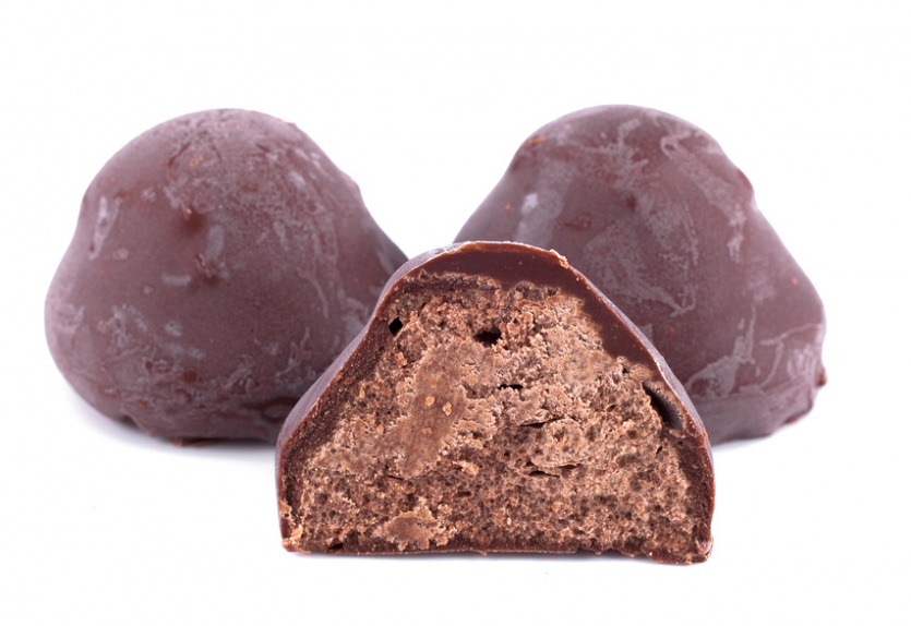 Конфеты бело коричневые. Червяки в конфетах Роспотребнадзор