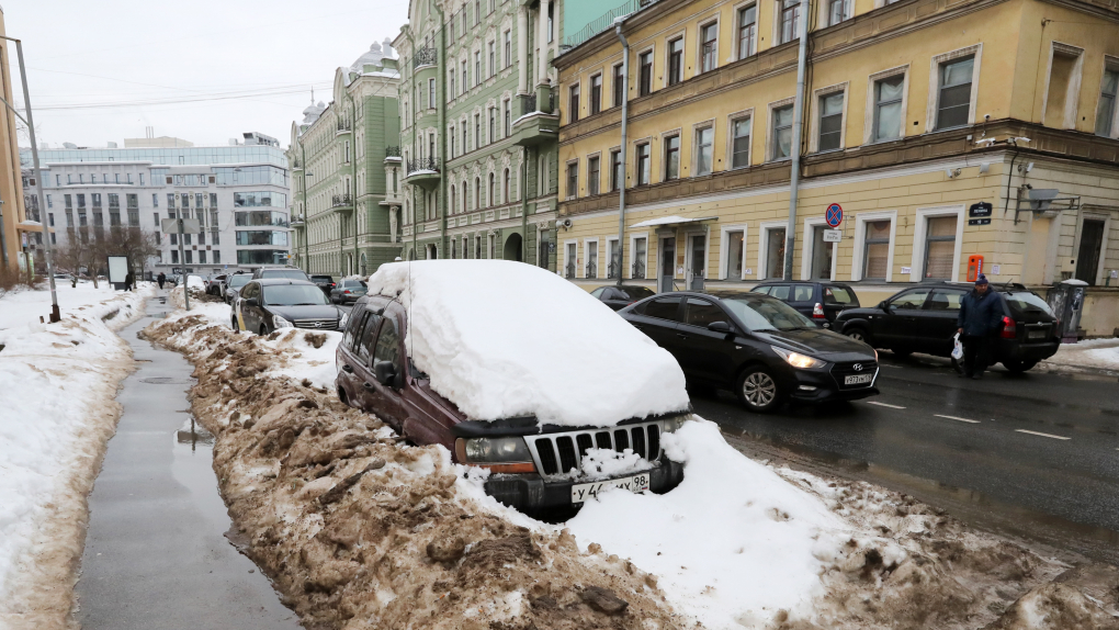 Санкт-Петербург готов привлекать иногородних дворников к уборке снега | Новости | ОТР