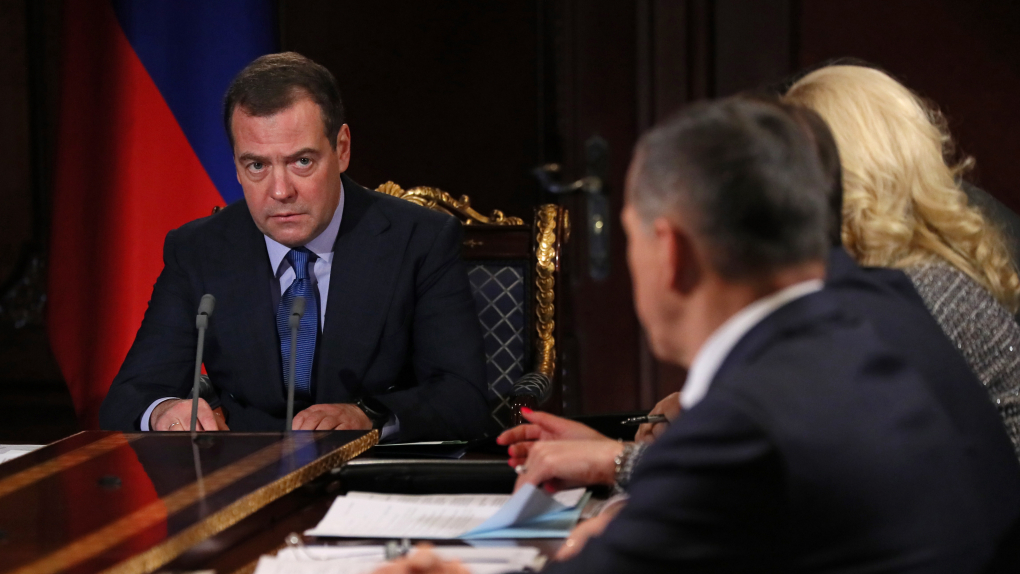 Медведев поручил оцифровать советские законы | Новости | ОТР