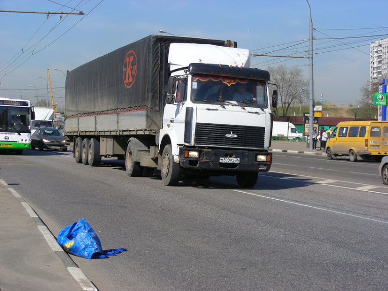 Грузовой проезд 33. Проезд грузовиков в Москву. Каркас грузовика. Проезд грузовика в Жуковку. В Москве новости грузовик.